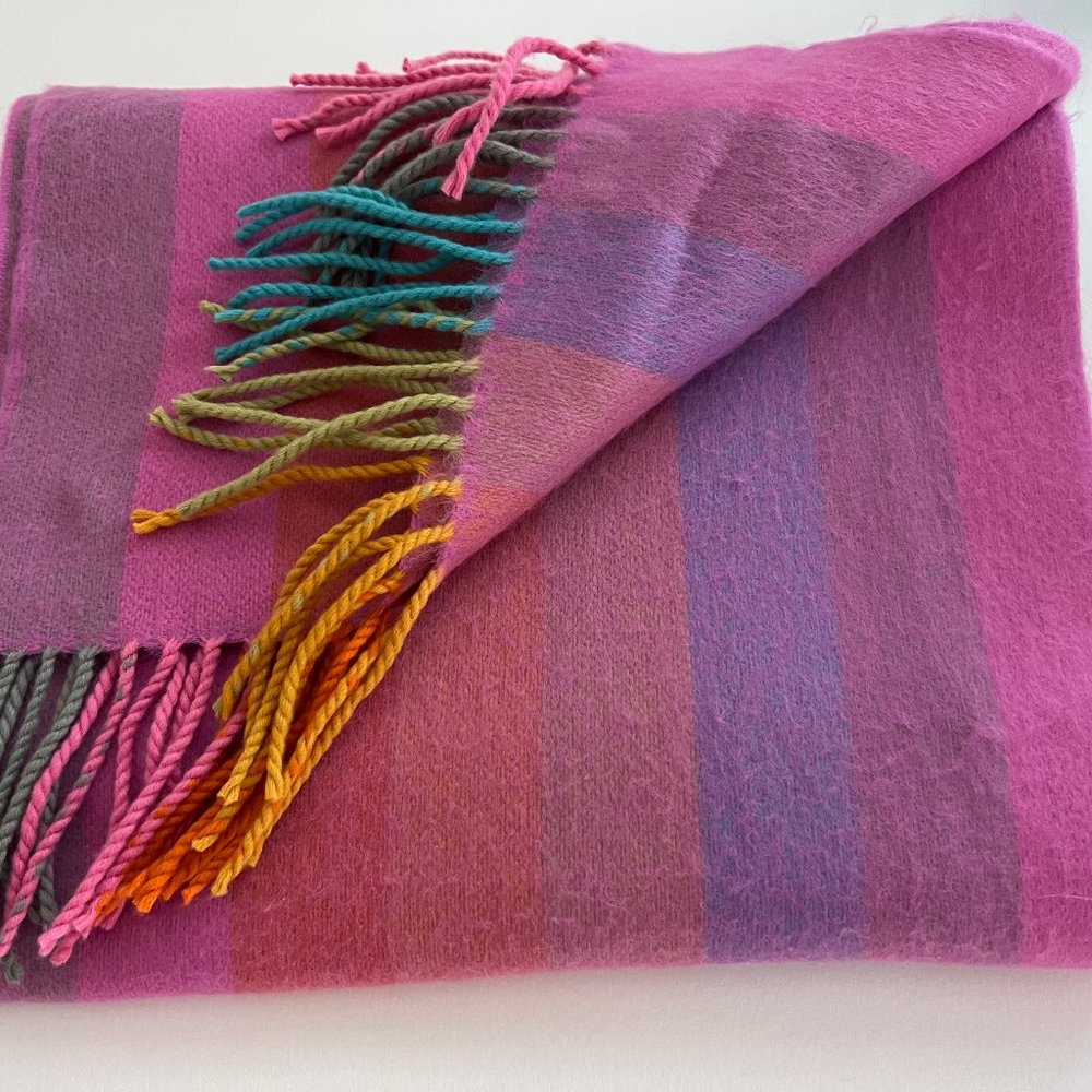 Cashmere scarf - like new - soft and warm